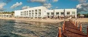 Grand Oasis Hotel